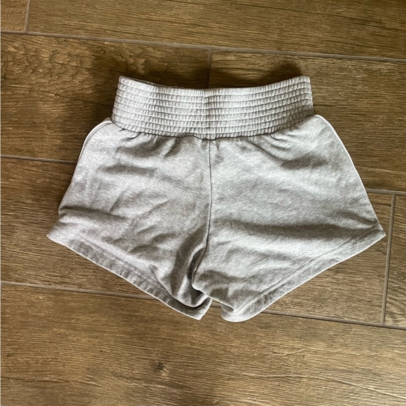 Adidas track shorts sz XS - Picture 4 of 4